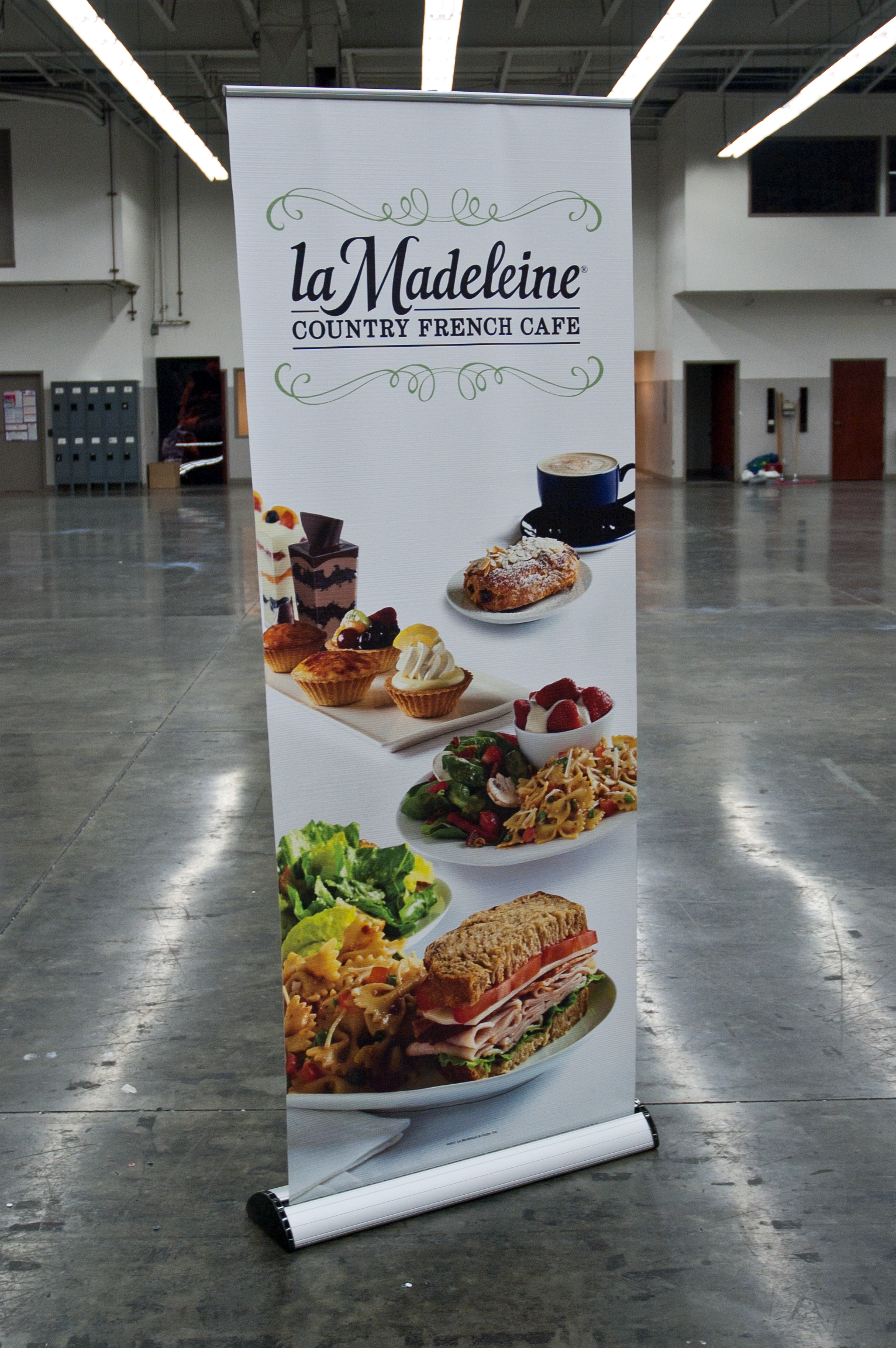 LaMadeleine_BannerStand_1